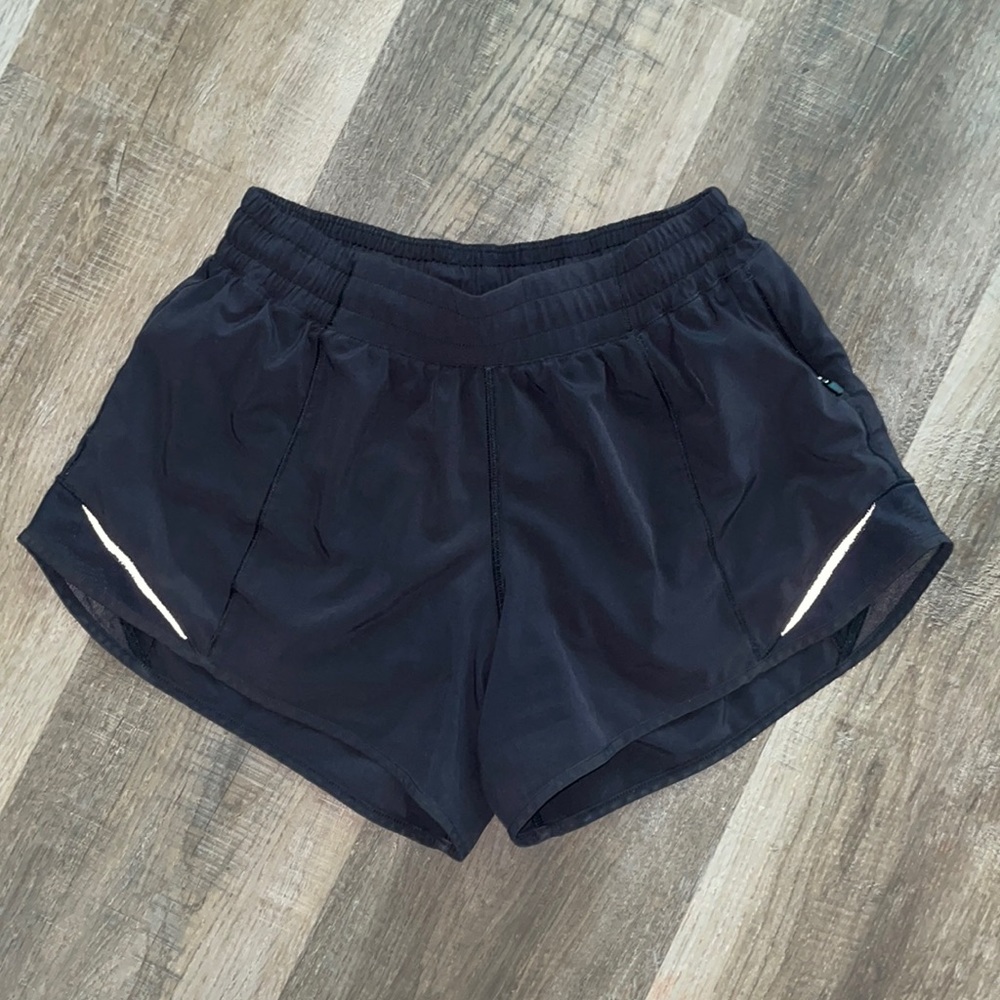 lululemon hotty hot shorts 4” black